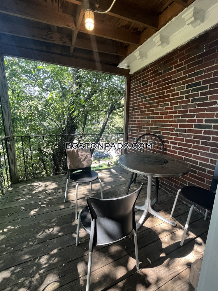 Commonwealth Ave., Boston