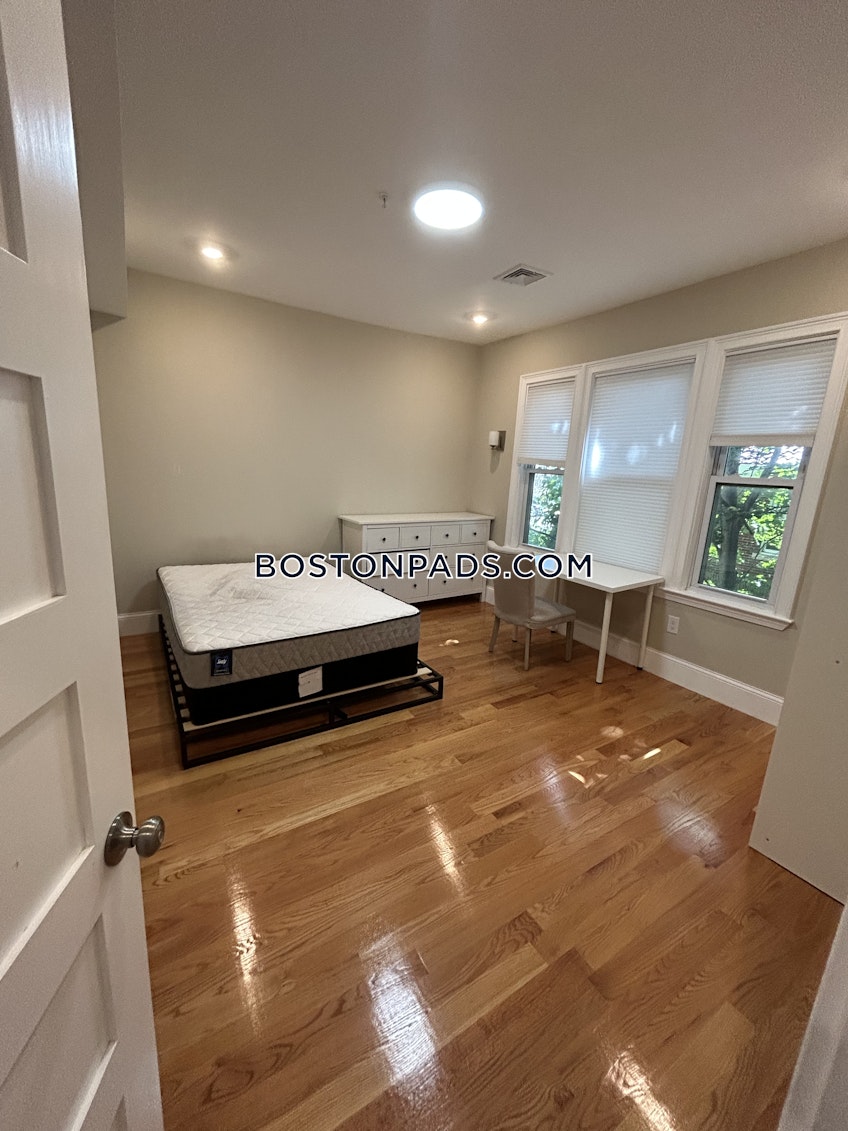 Boston - $9,000 /month