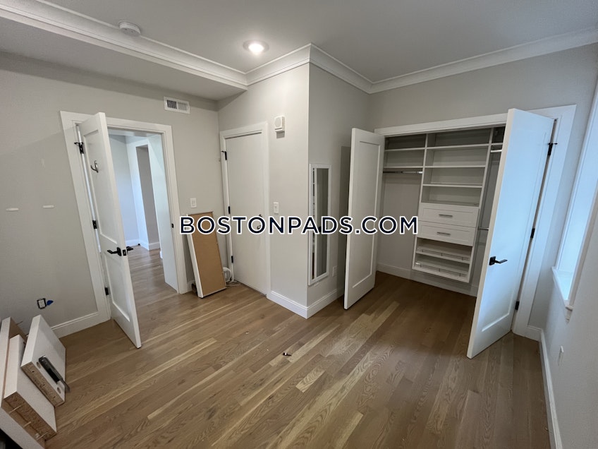 Boston - $3,925 /month