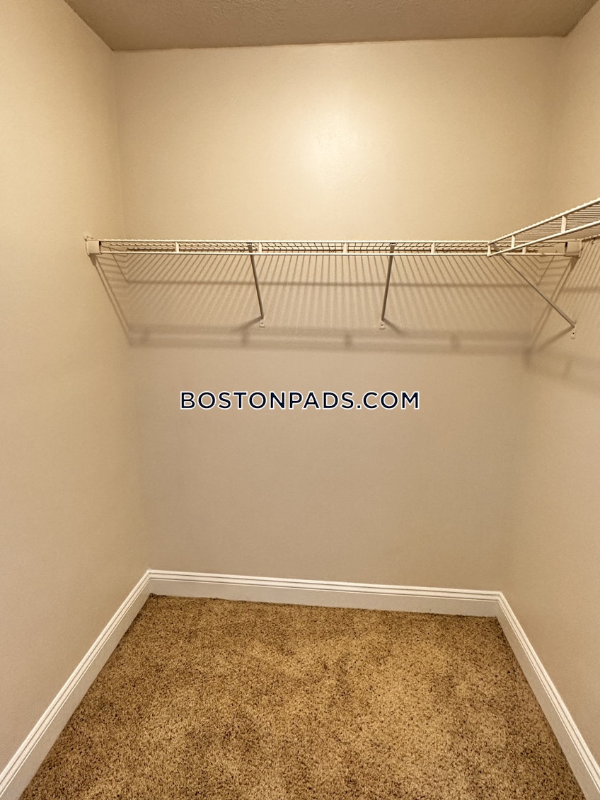 Boston - $6,015 /month