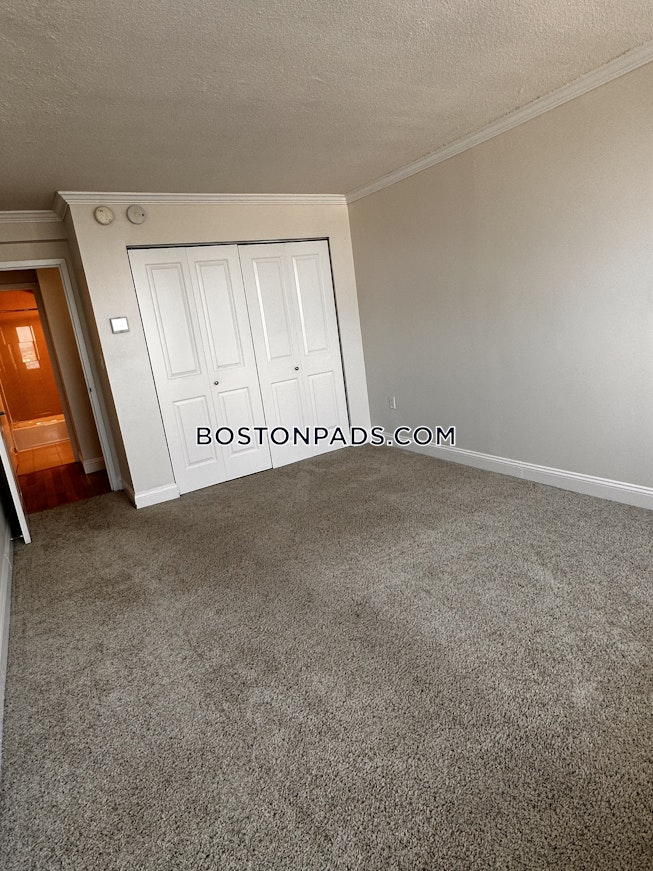 Boston - $6,125 /mo