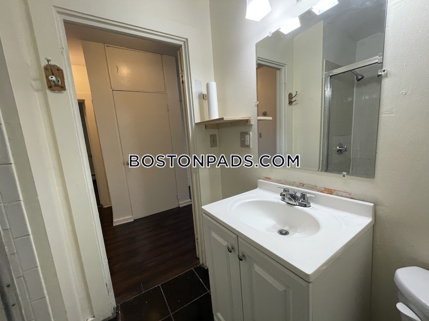 Boston - $4,400 /month