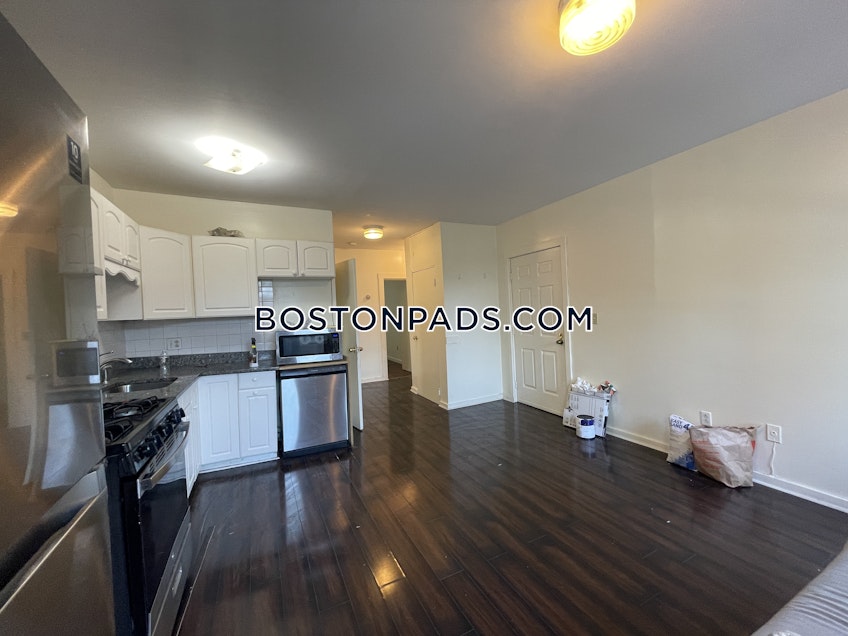 Boston - $4,400 /month