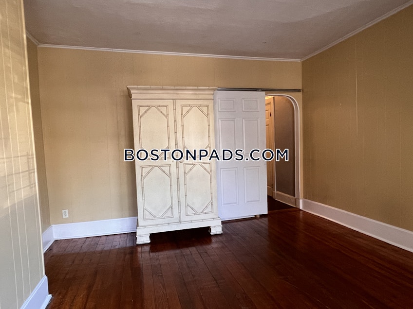 Boston - $3,575 /month