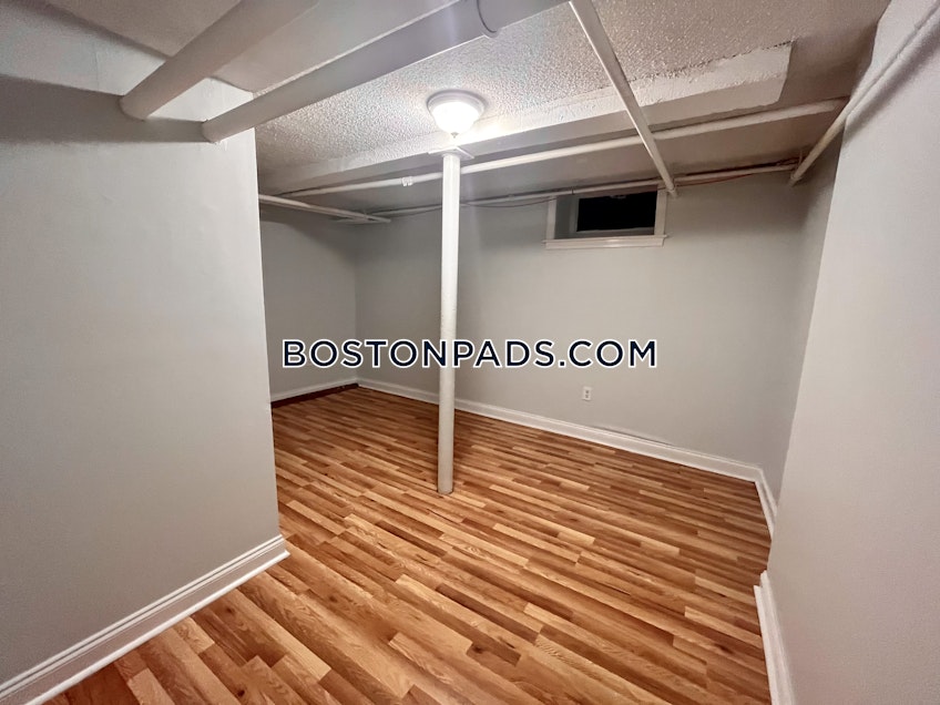 Boston - $4,475 /month
