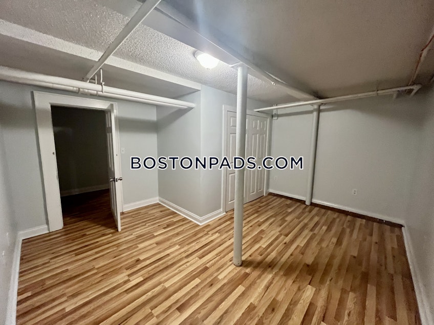 Boston - $4,475 /month