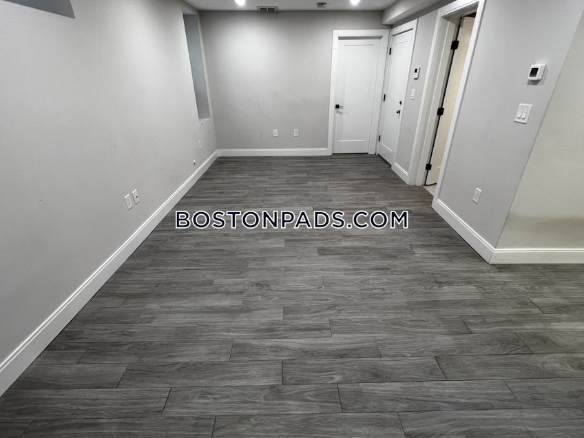 Boston - $3,595 /month