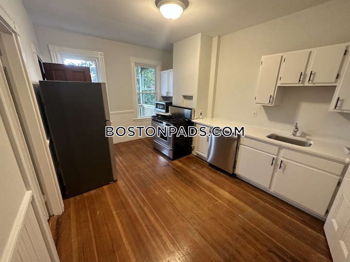 East 7th St. Boston picture 9