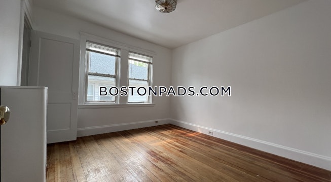 Somerville - $6,200 /mo