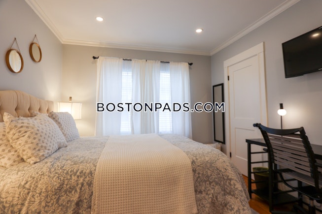 Boston - $5,000 /mo