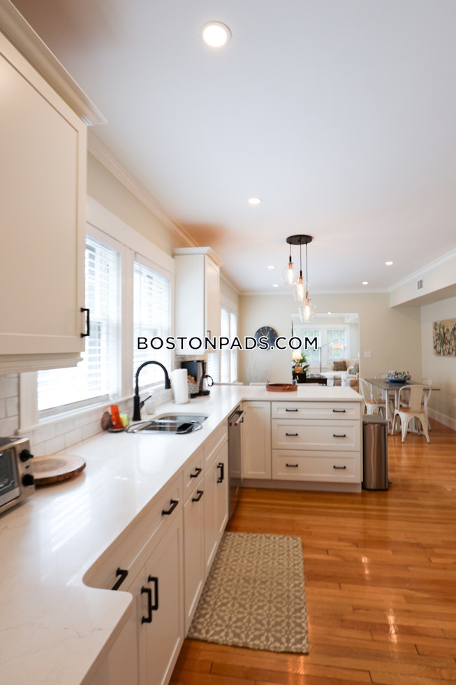 Boston - $5,000 /mo