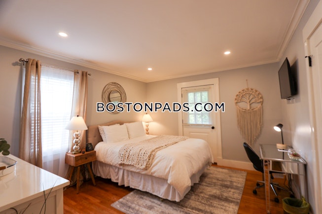 Boston - $5,000 /mo