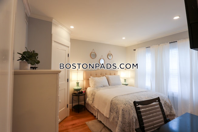 Boston - $5,000 /mo