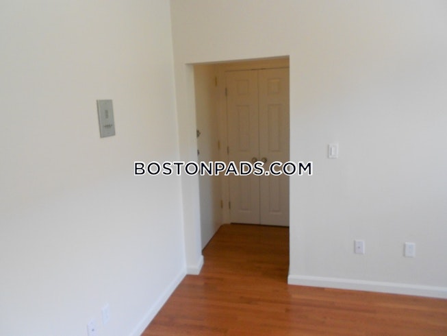 Boston - $2,549 /mo