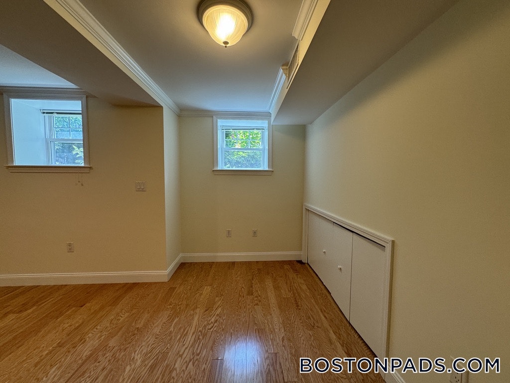 Cambridge - $2,695