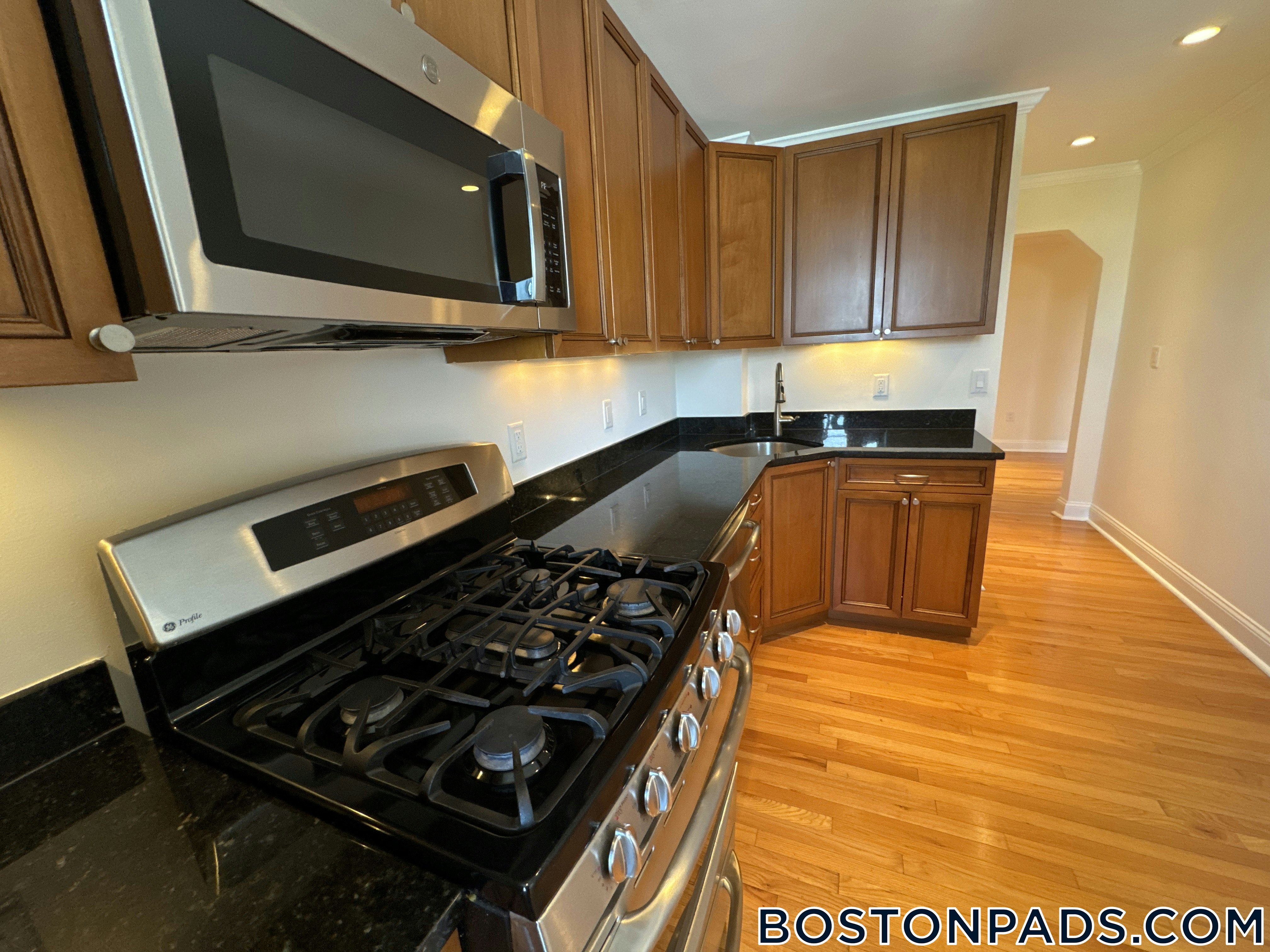 Cambridge - $3,937