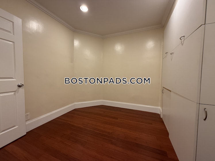 Beacon St., Brookline