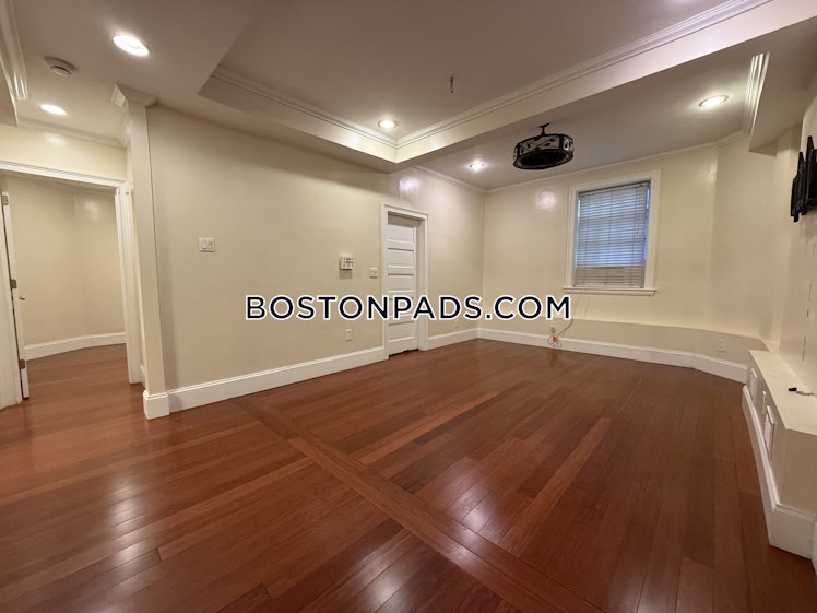 Beacon St., Brookline