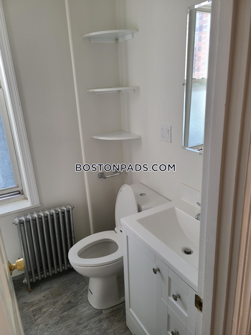 Boston - $2,400 /month