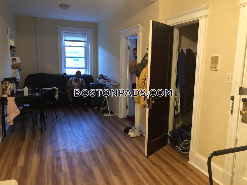 Boston - $2,900 /month