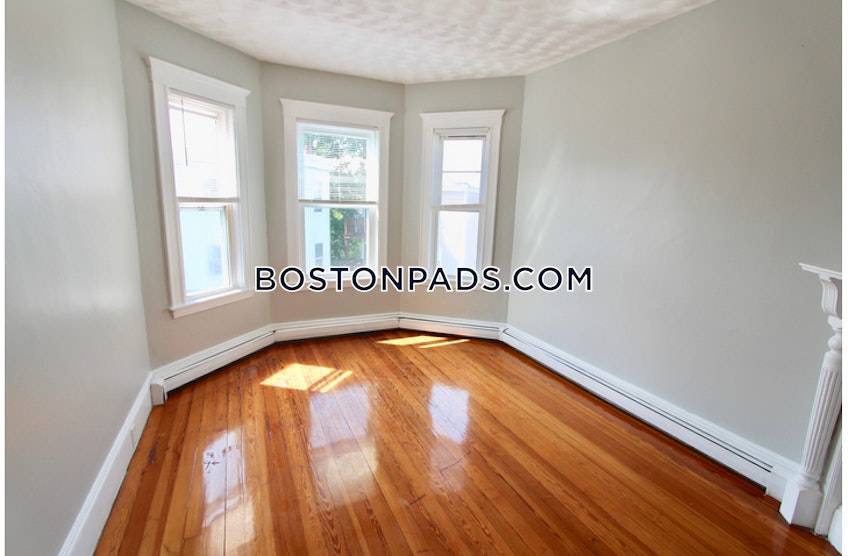 Boston - $3,700 /month