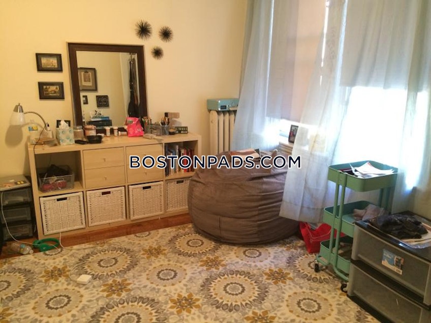 Boston - $1,925 /month