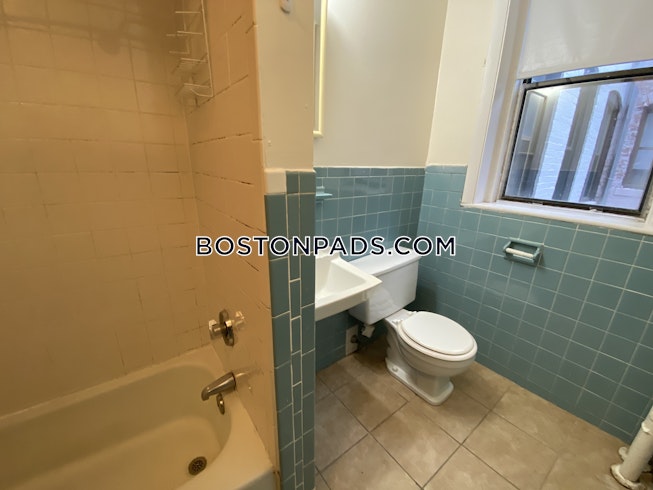 Boston - $4,475 /mo