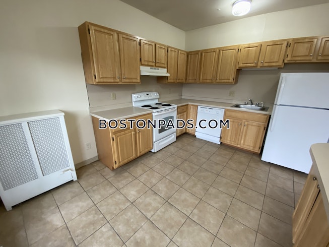 Boston - $4,475 /mo