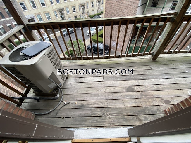 Boston - $4,475 /mo