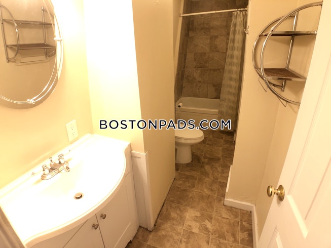 Boston - $3,200 /mo