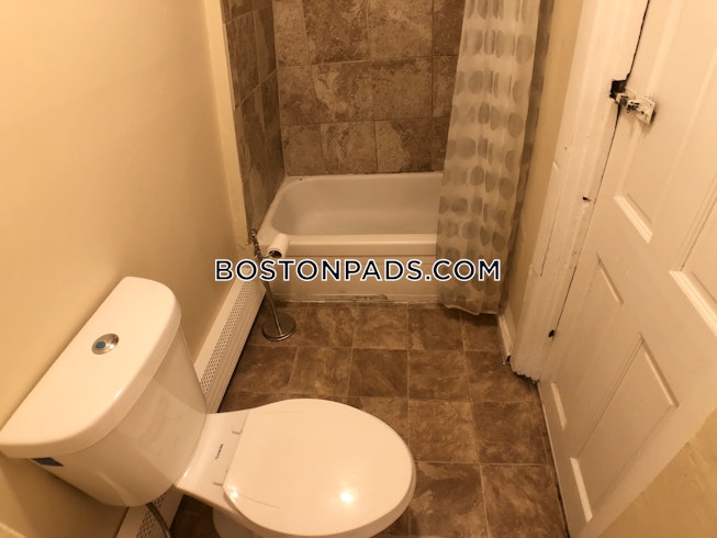 Boston - $3,200 /mo