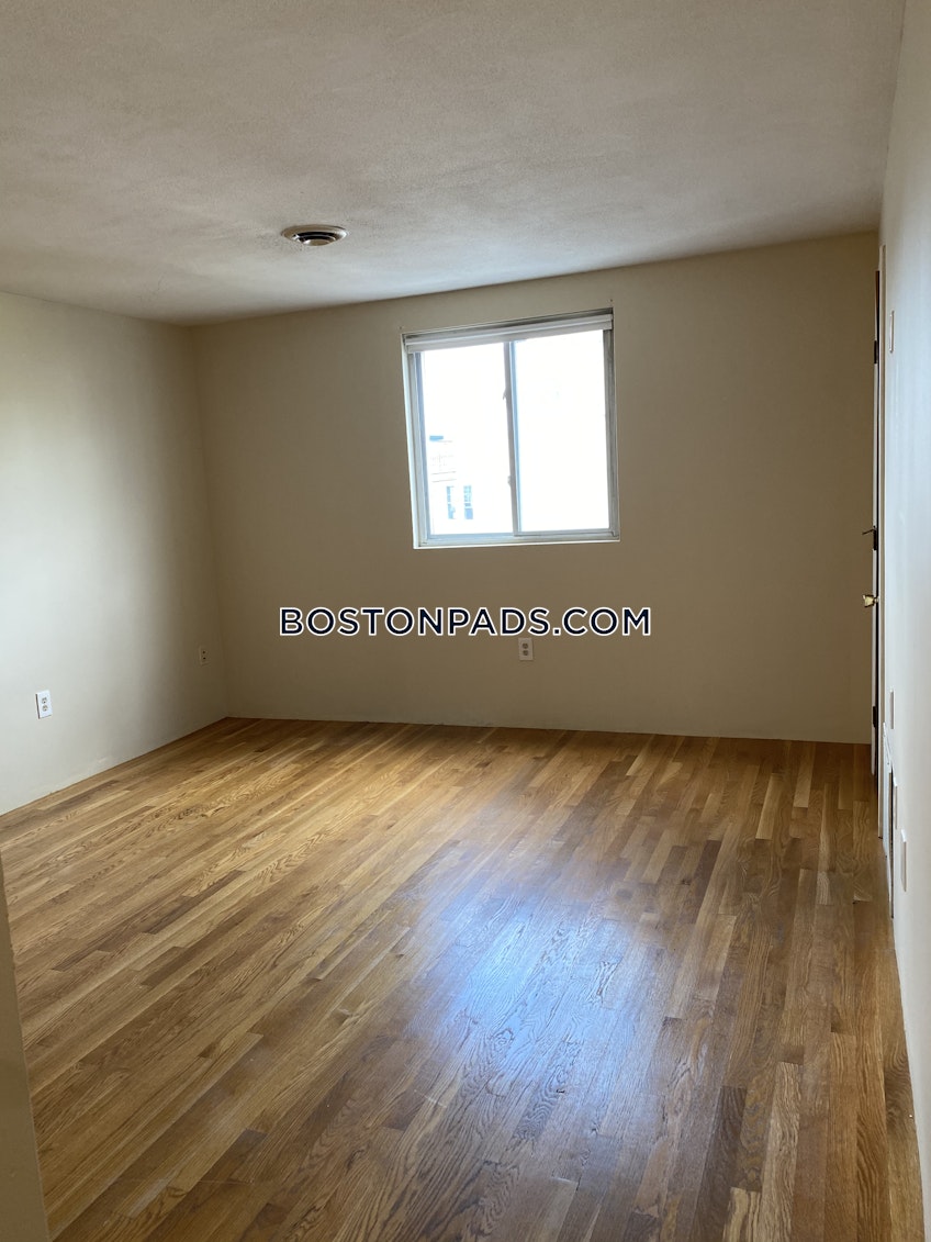 Boston - $2,950 /month