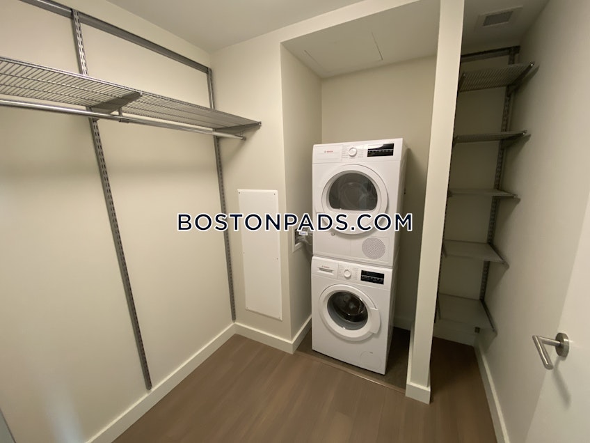 Boston - $5,560 /month
