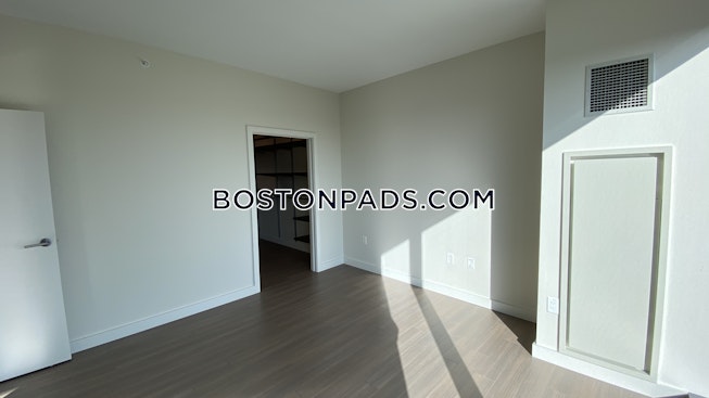 Boston - $6,932 /mo