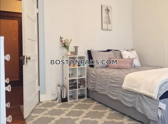 Brookline - $3,200 /mo