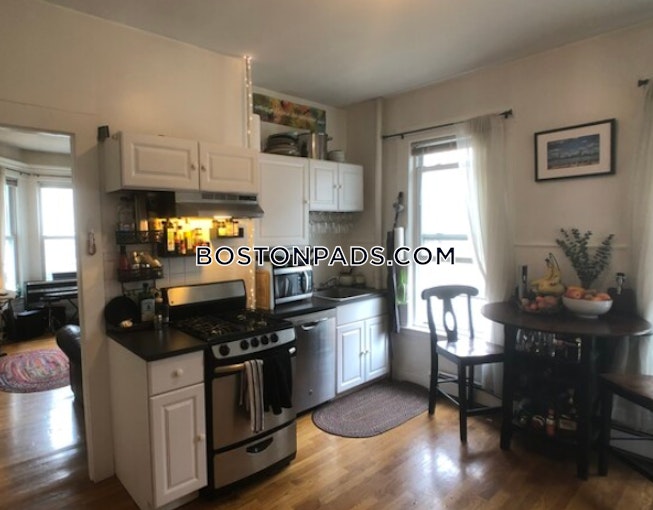 Boston - $2,600 /mo