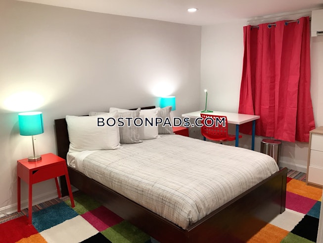 Boston - $2,600 /mo