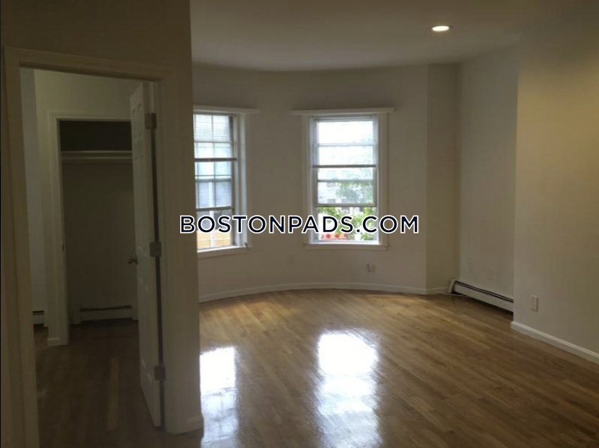 Boston - $3,600 /month