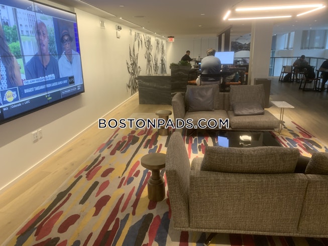 Boston - $2,944 /mo