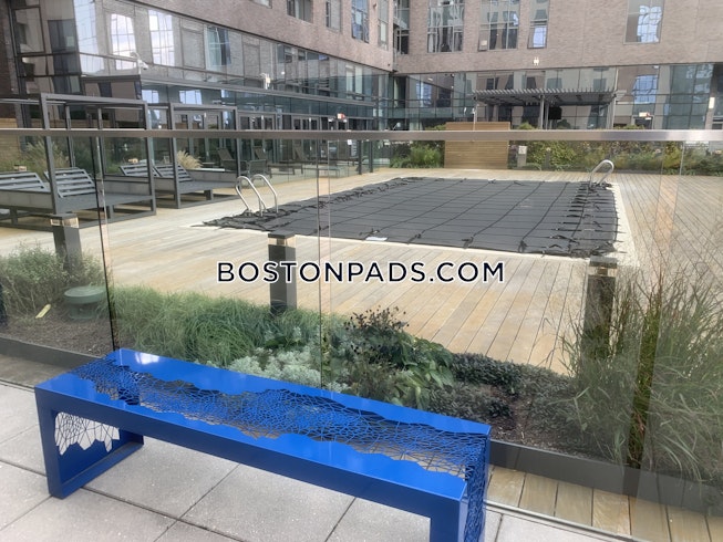 Boston - $3,572 /mo