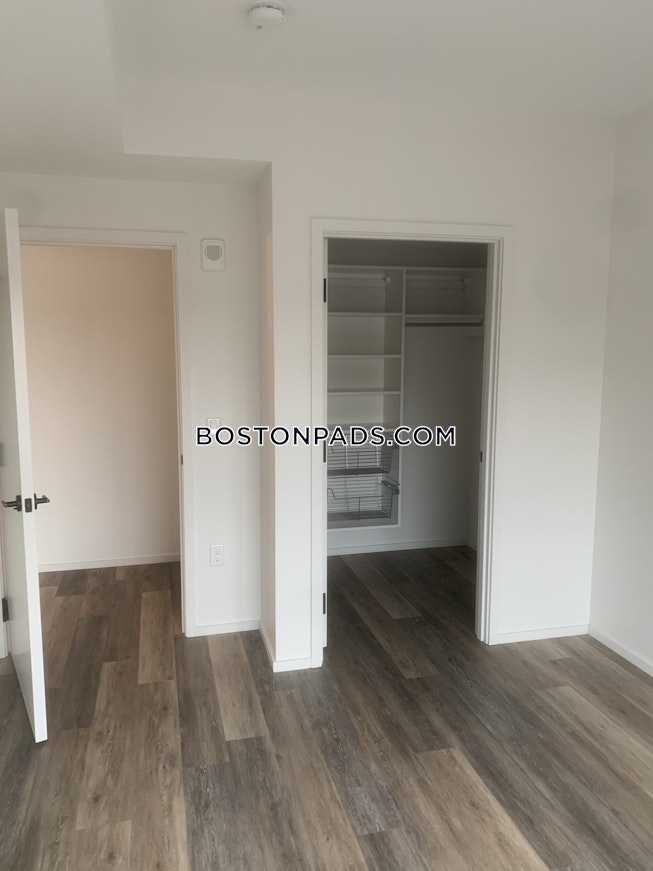 Boston - $3,572 /mo