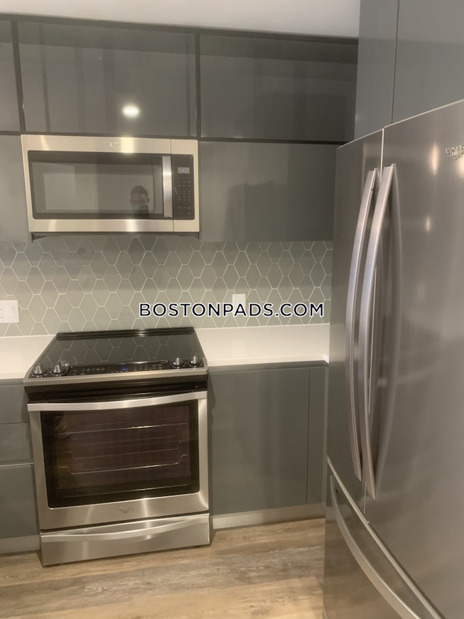 Boston - $3,572 /mo