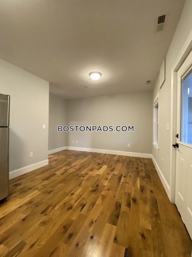 Boston - $3,000 /mo