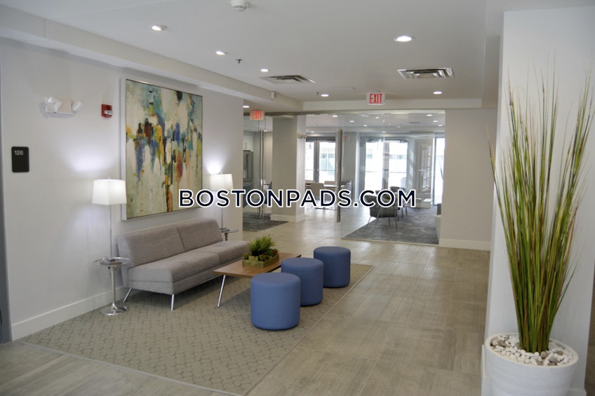 Boston - $4,633 /month
