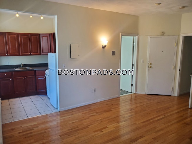 Boston - $2,200 /mo