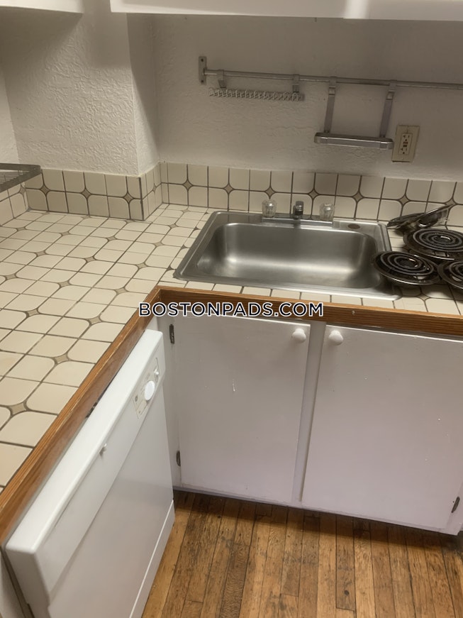 Boston - $4,500 /mo