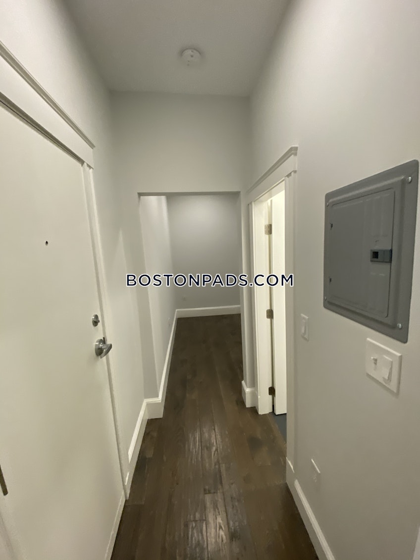 Boston - $2,400 /month