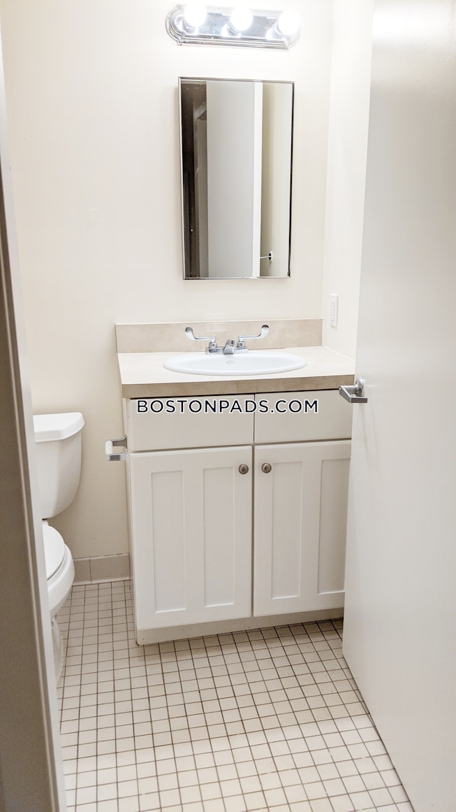 Boston - $4,250 /mo