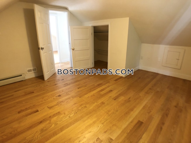 Boston - $4,900 /mo