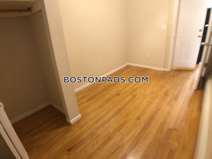 Boston - $4,750 /month